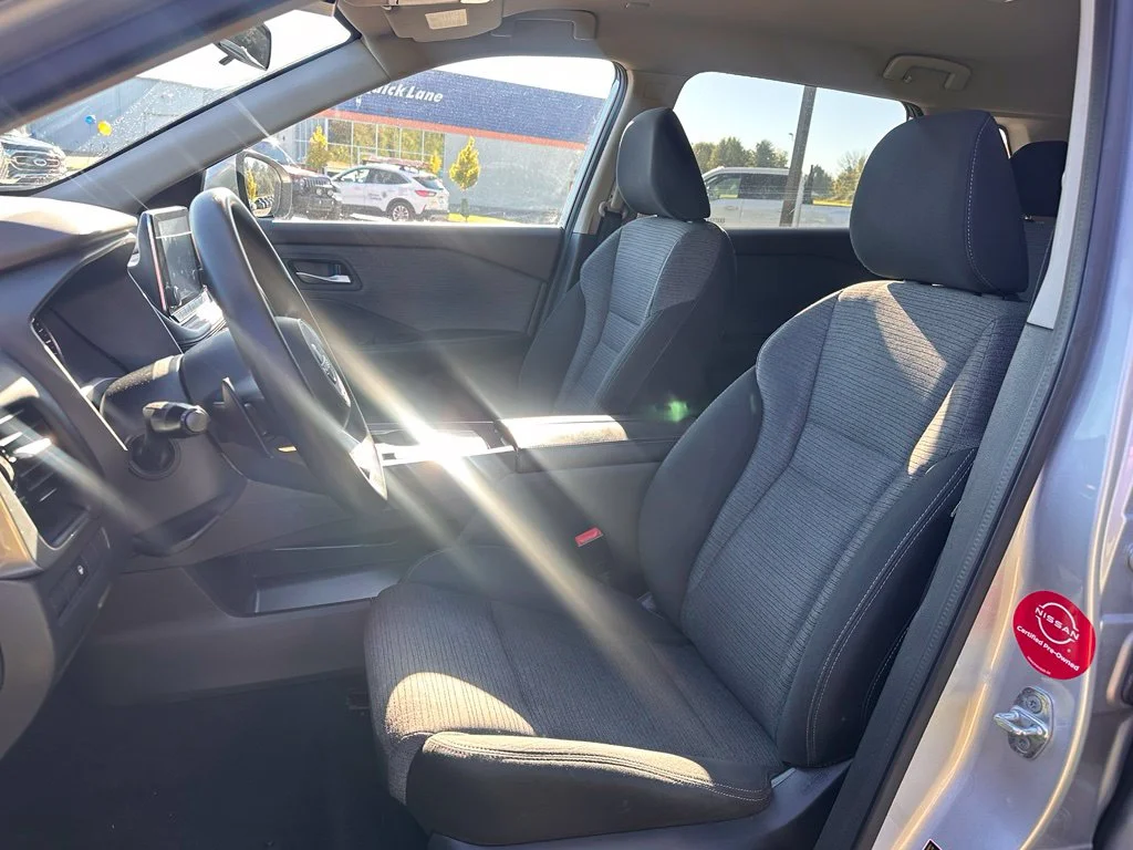 Used 2022 Silver Nissan SV image 5