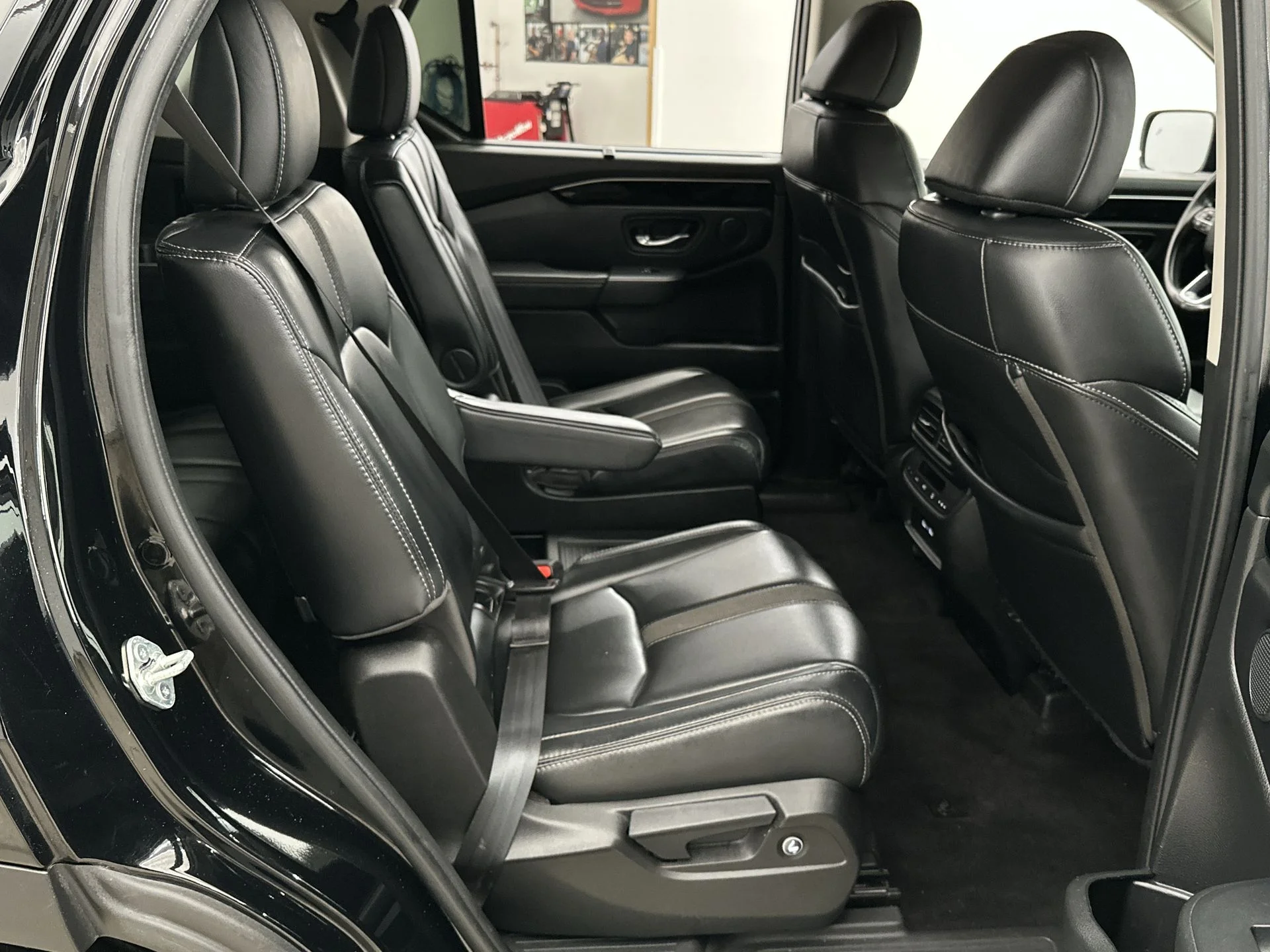 Used 2023 Black Honda EX-L image 17