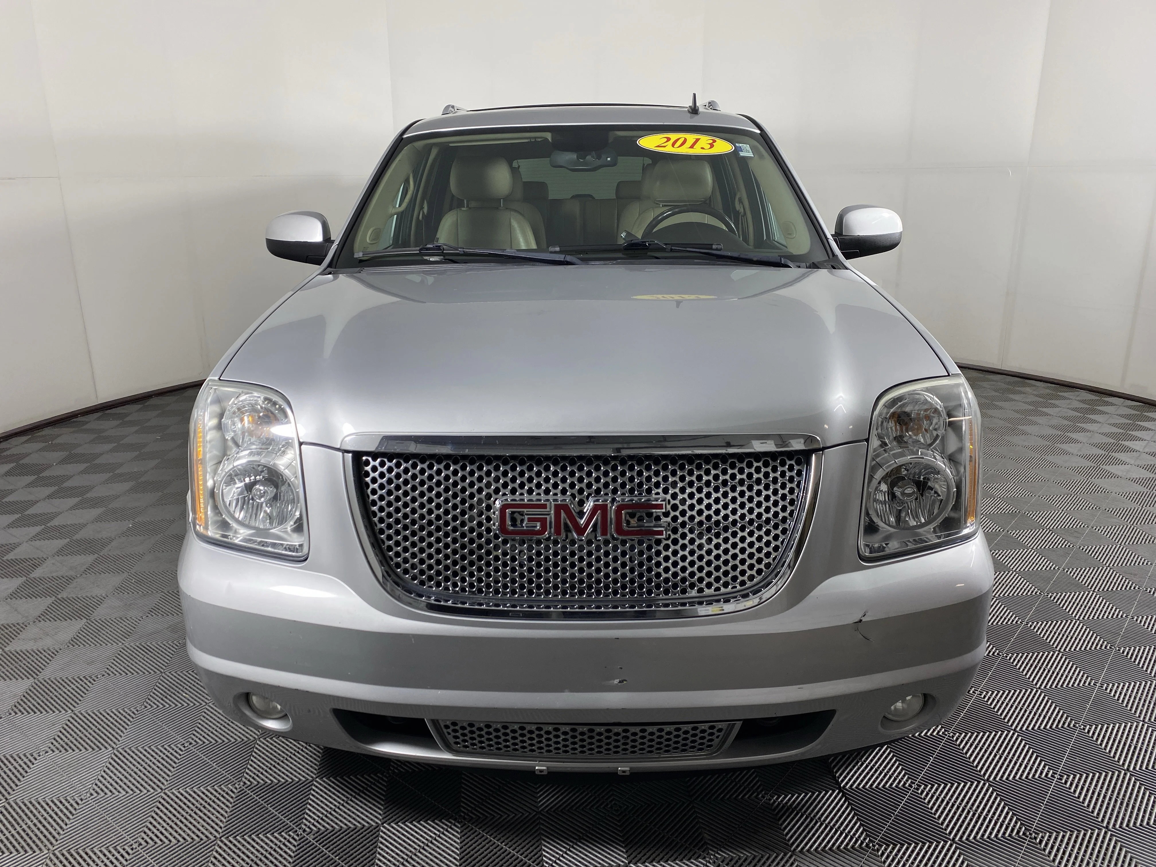 Used 2013 Quicksilver Metallic GMC  image 10
