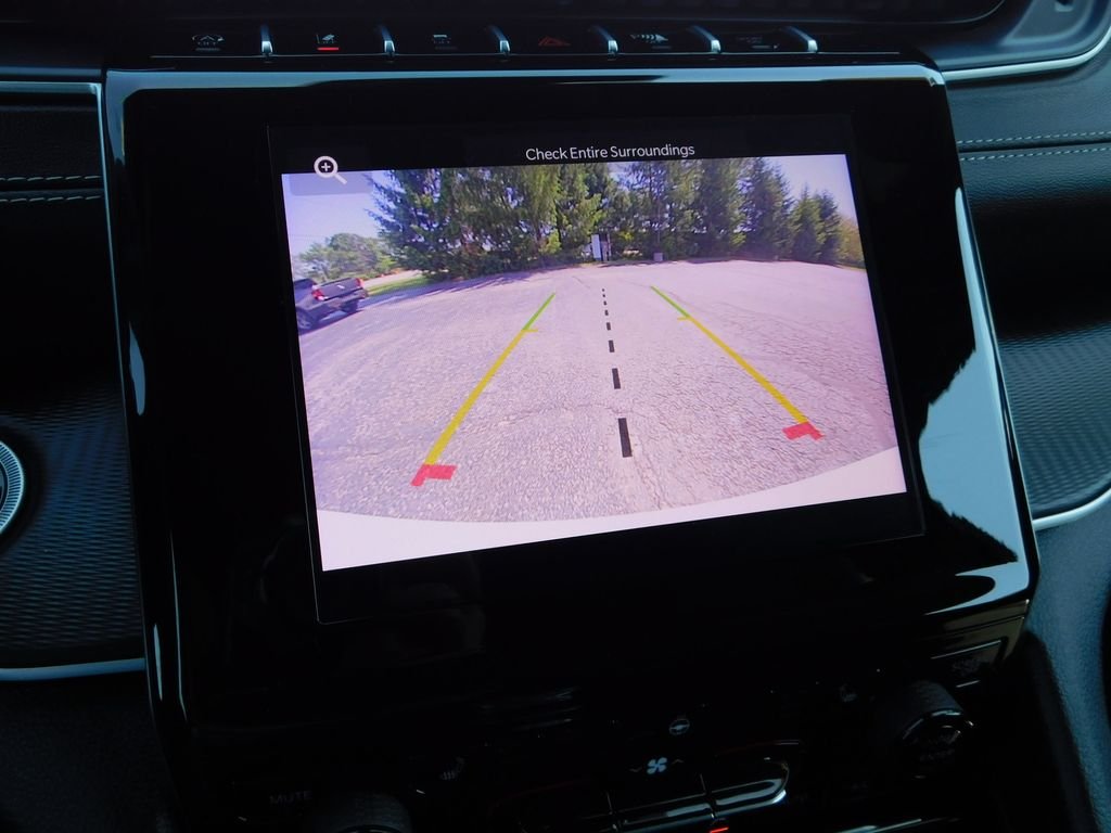 Used 2024 White Jeep Altitude image 37