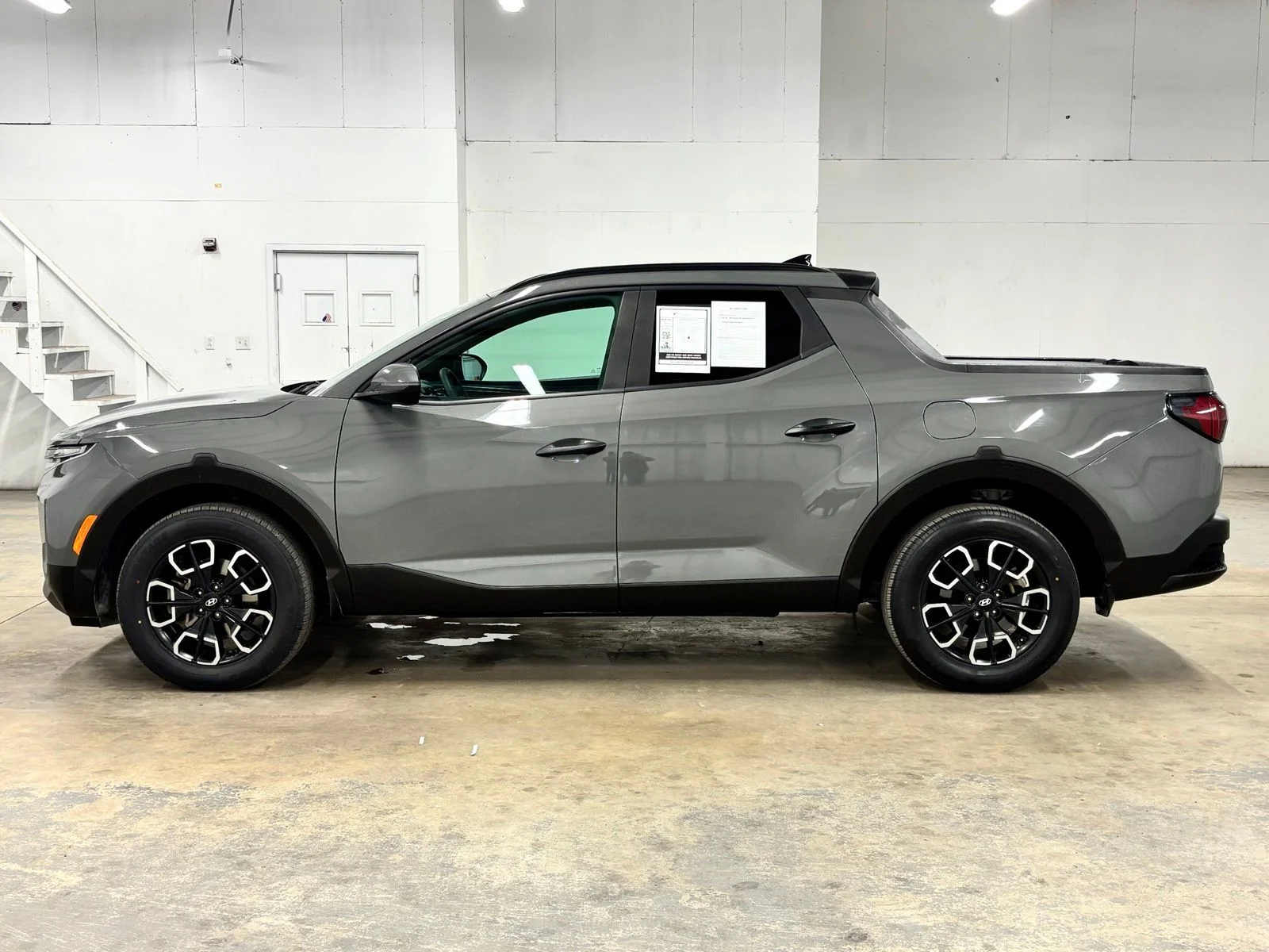 Used 2023 Gray Hyundai SEL image 4