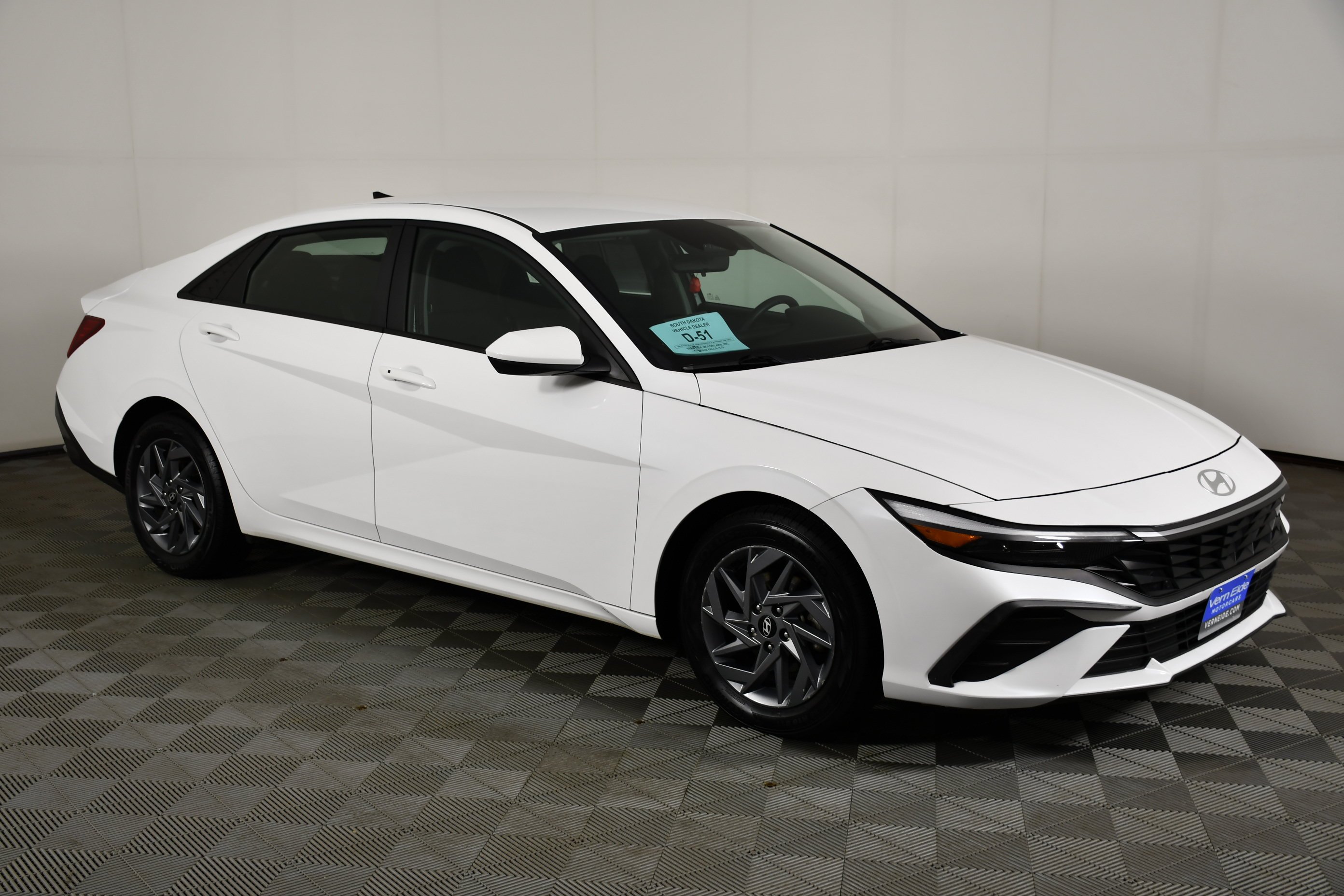 Used 2024 Serenity White Hyundai SEL image 4