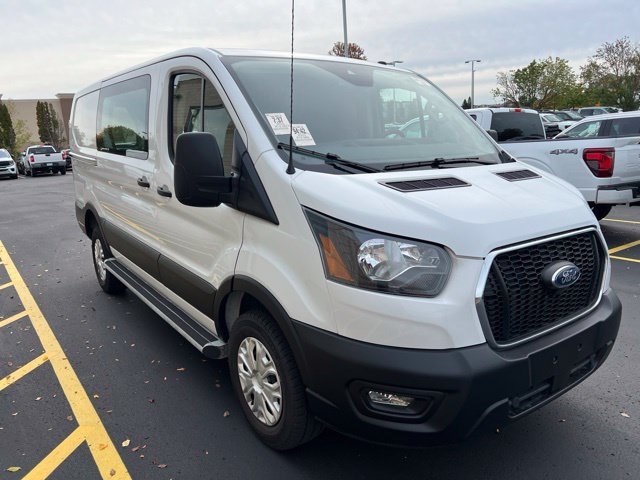 Used 2025 White Ford Base image 1