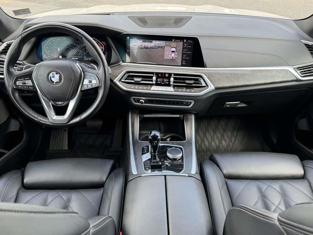 Used 2023 White BMW xDrive40i image 17