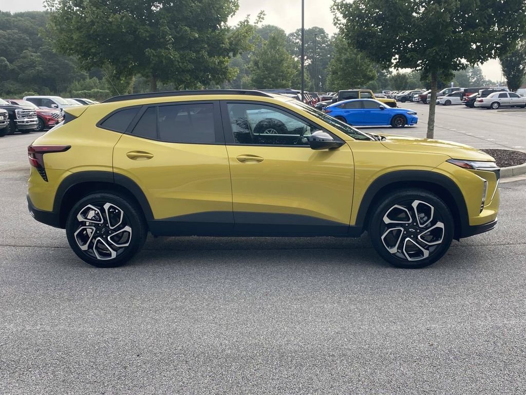 Certified Used 2025 Nitro Yellow Chevrolet 2RS image 2