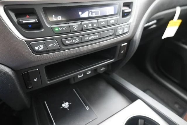 New 2026 Platinum White Pearl Honda RTL image 37