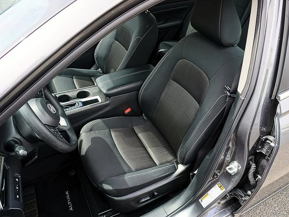 Used 2025 Gun Metallic Nissan SV image 21