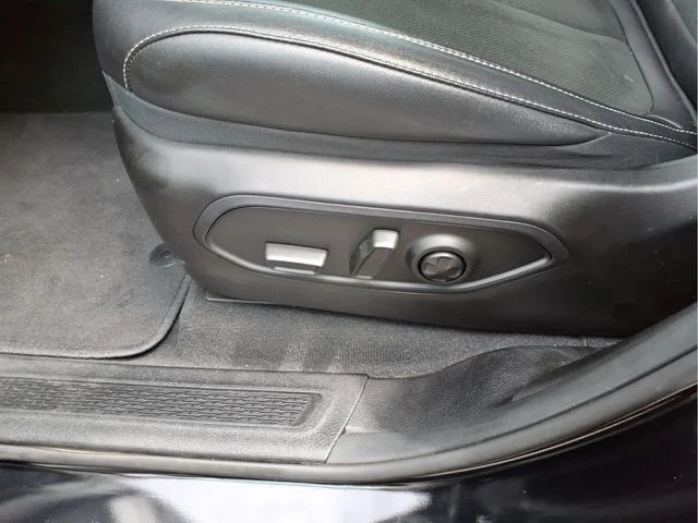 Used 2025 Black Jeep Altitude image 21