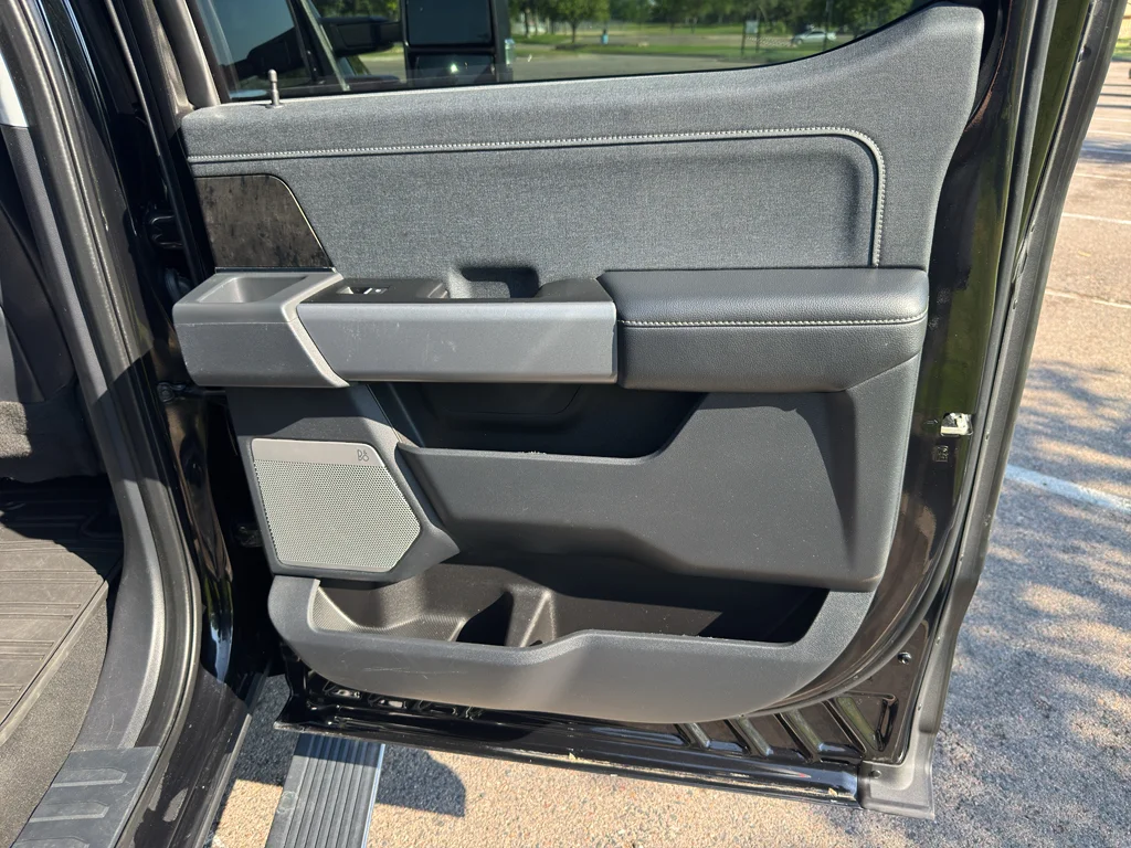 Used 2023 Agate Black Metallic Ford LARIAT image 13