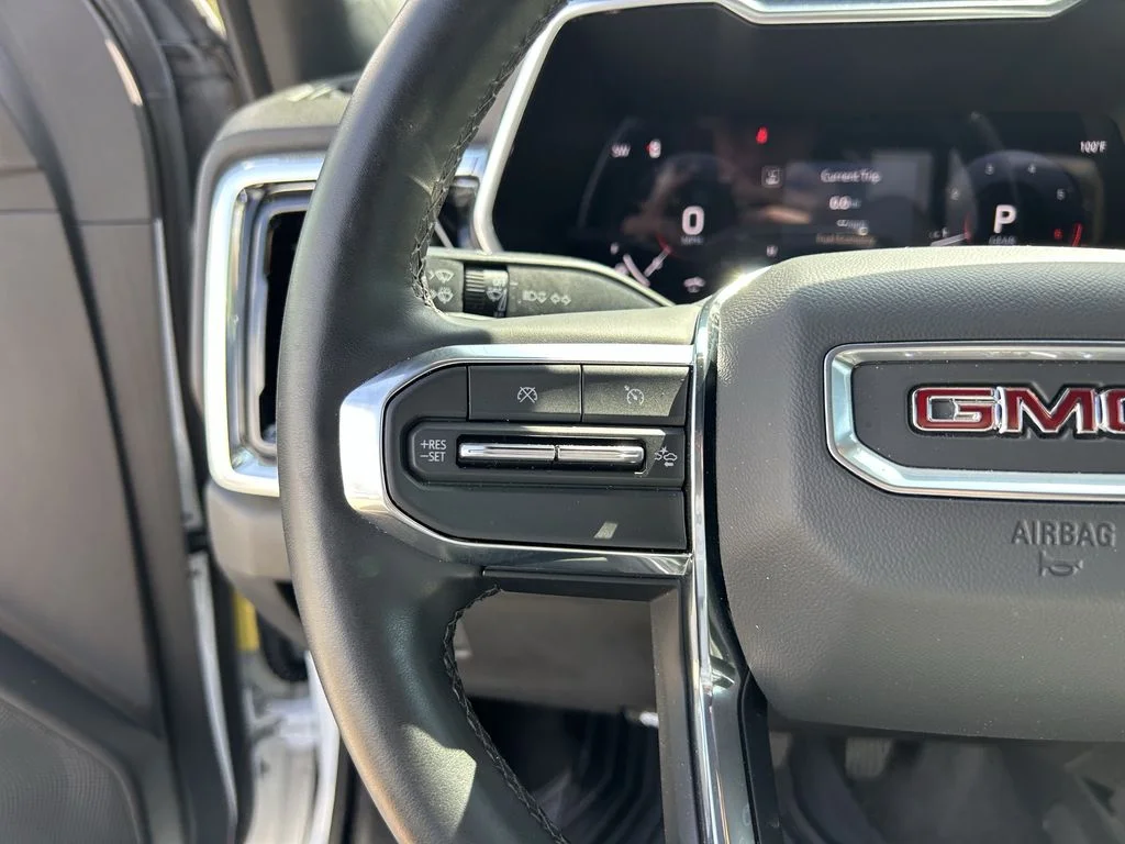 Used 2024 White GMC Elevation image 29