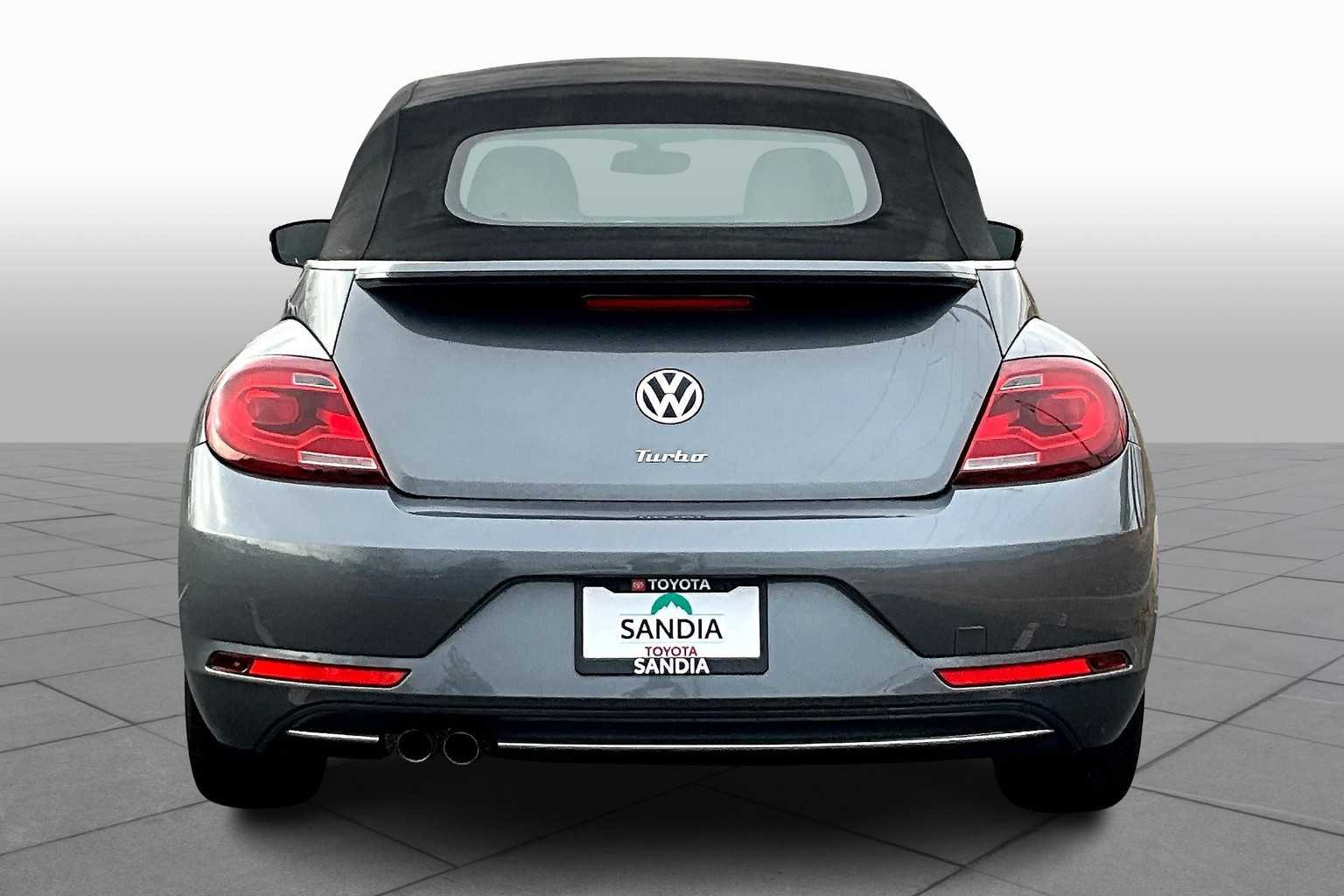 Pre-Owned 2017 Volkswagen Beetle Convertible 1.8T Classic