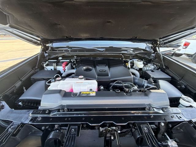 2025 Toyota Tundra SR5 - Photo 34