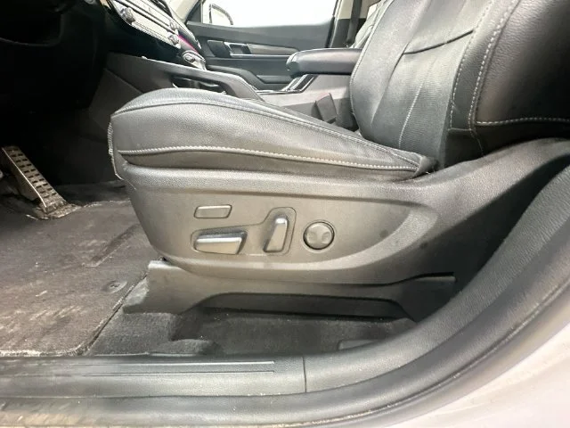 Used 2022 White Kia SX image 16