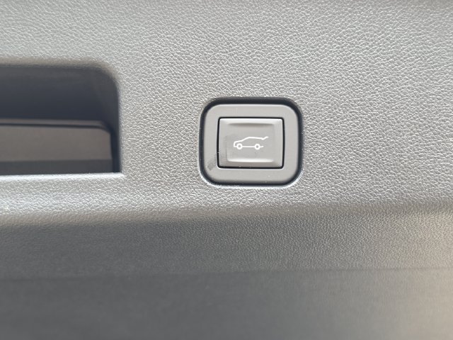 2027 Chevrolet Traverse LT - Photo 7