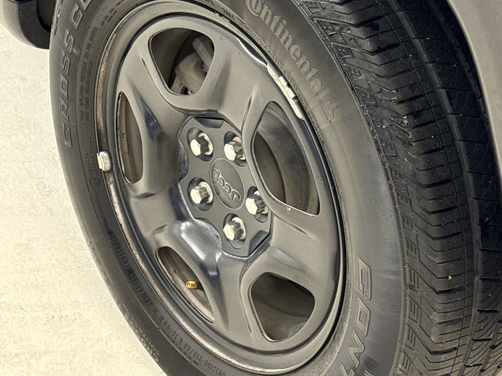 Used 2021 White Clearcoat Jeep Sport image 10