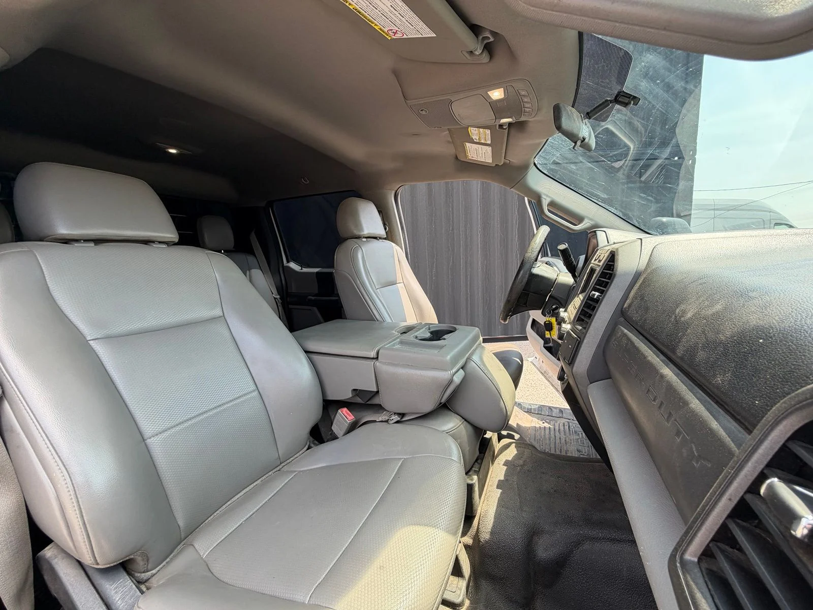Used 2019 White Ford XL image 17