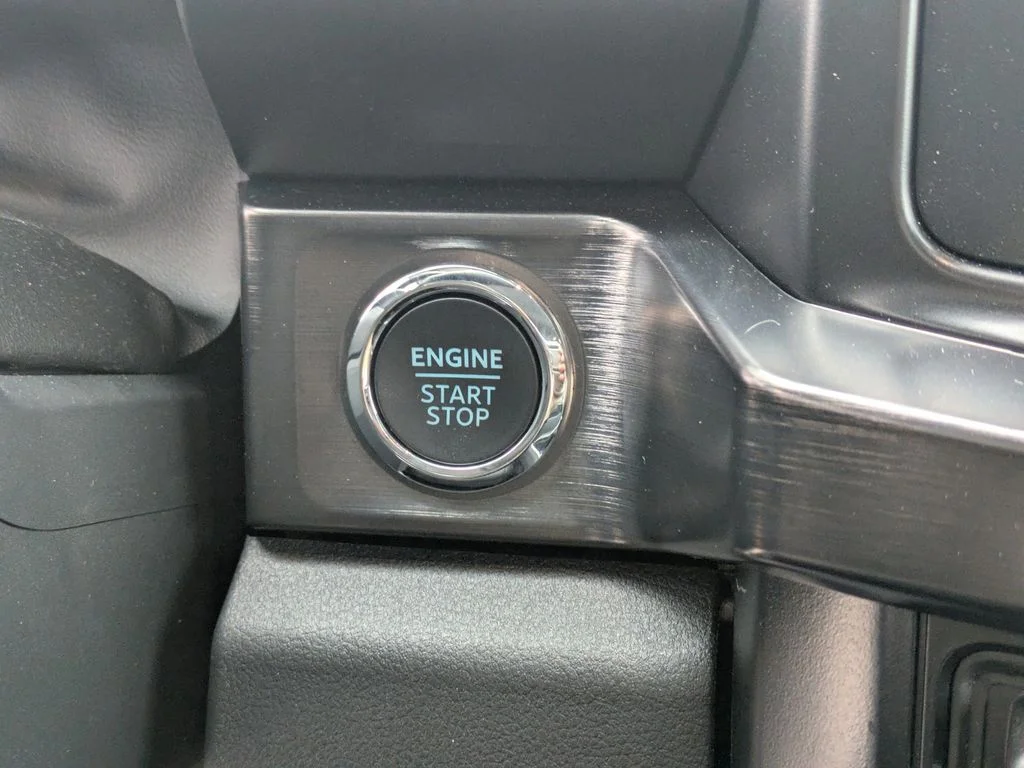 2025 Ford F-550 Super Duty Chassis Cab Lariat - Photo 29