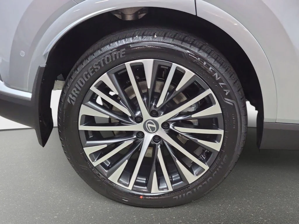 New 2026 Iridium Lexus PREMIUM PLUS image 30