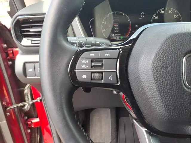 Used 2025 Red Honda EX-L image 25