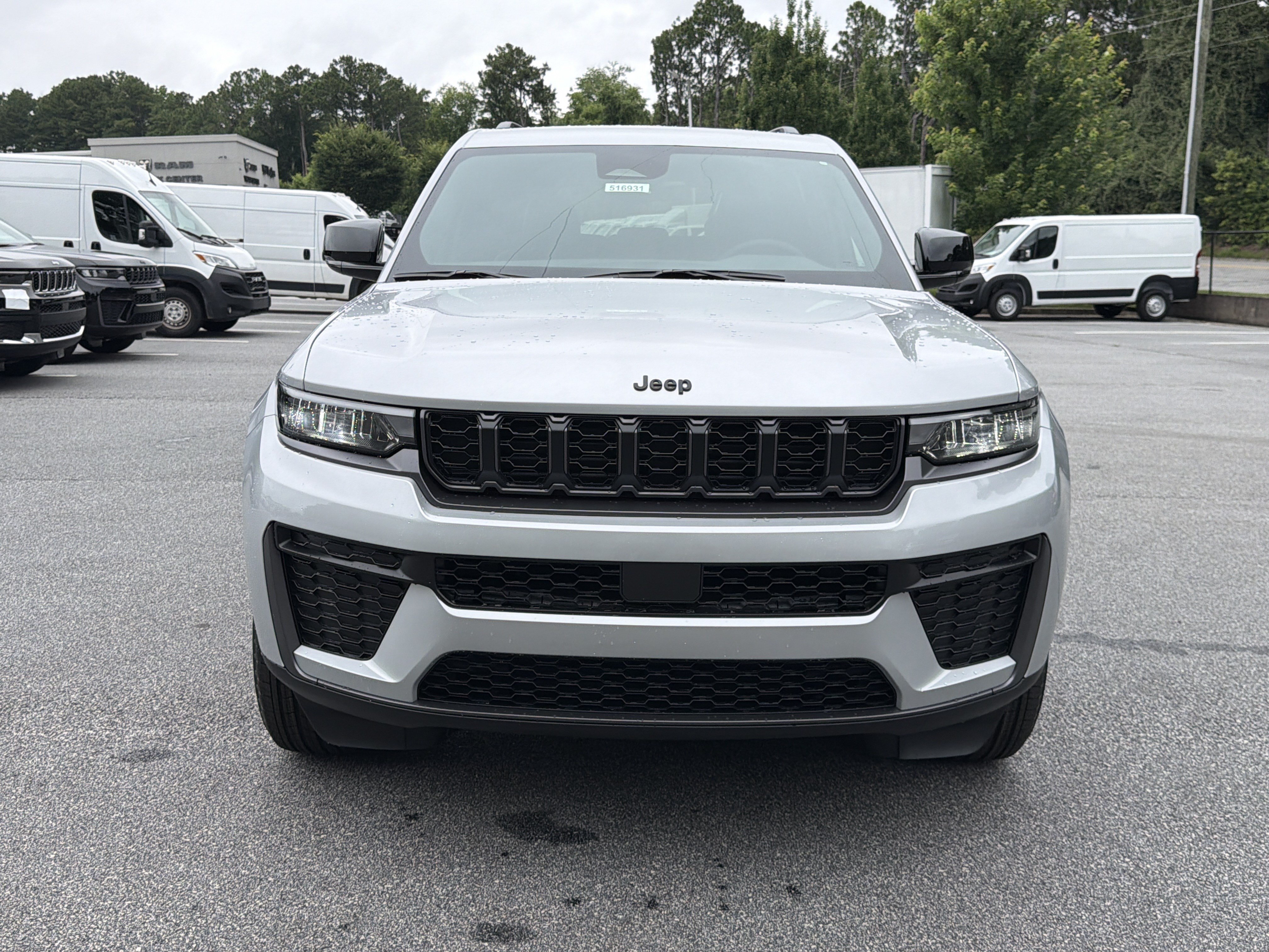 New 2026 Silver Zynith Exterior Paint Jeep Altitude image 2
