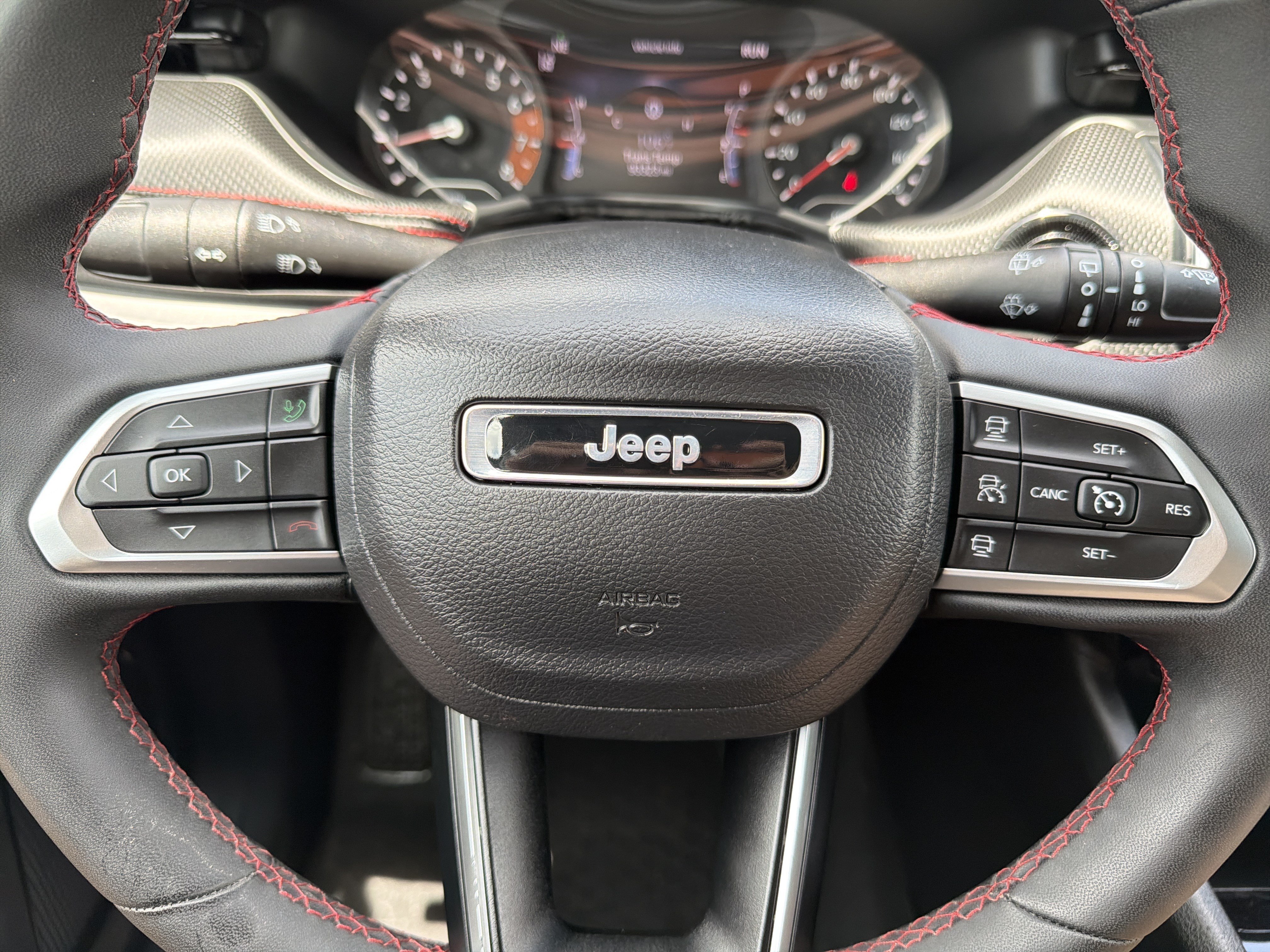 Used 2022 Billet Silver Metallic Clearcoat Jeep Trailhawk image 12