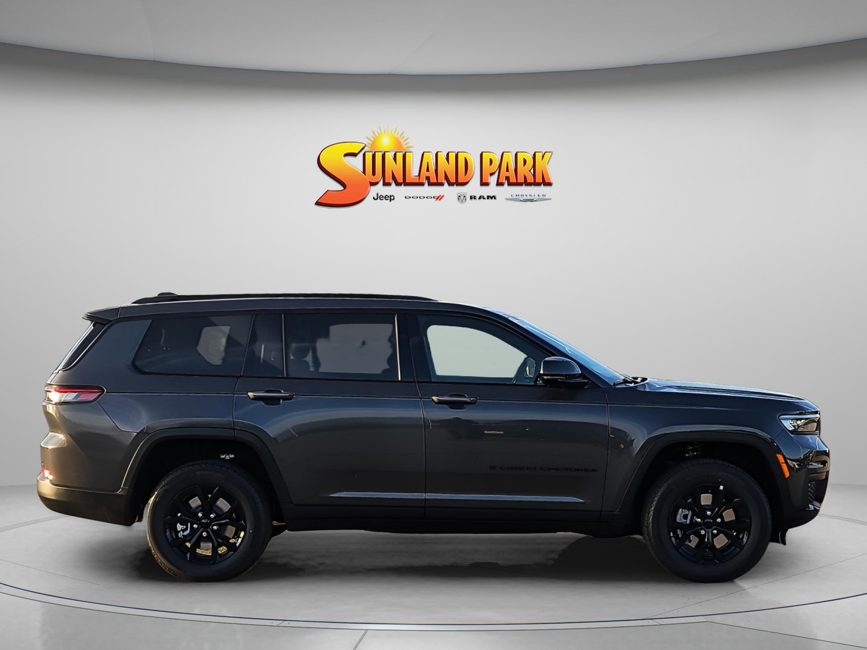 New 2025 Baltic Gray Metallic Clear-Coat Exterior Paint Jeep Altitude X image 1