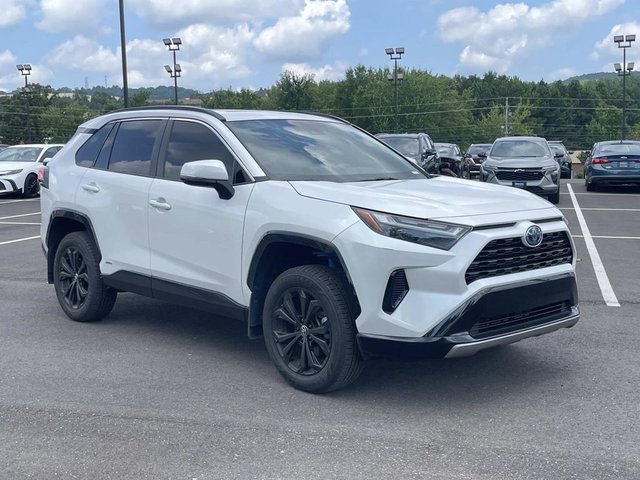 2024 Toyota RAV4 Hybrid SE