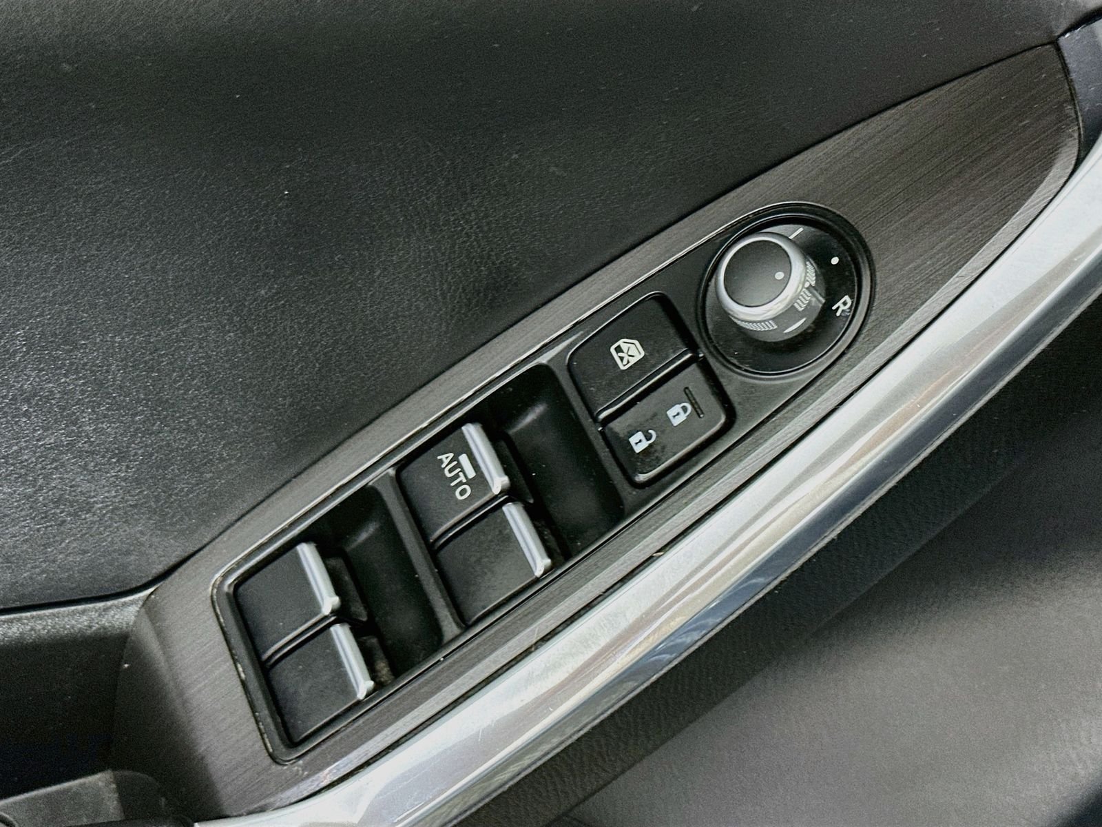 Used 2016 Blue Reflex Mica Mazda Grand Touring image 18
