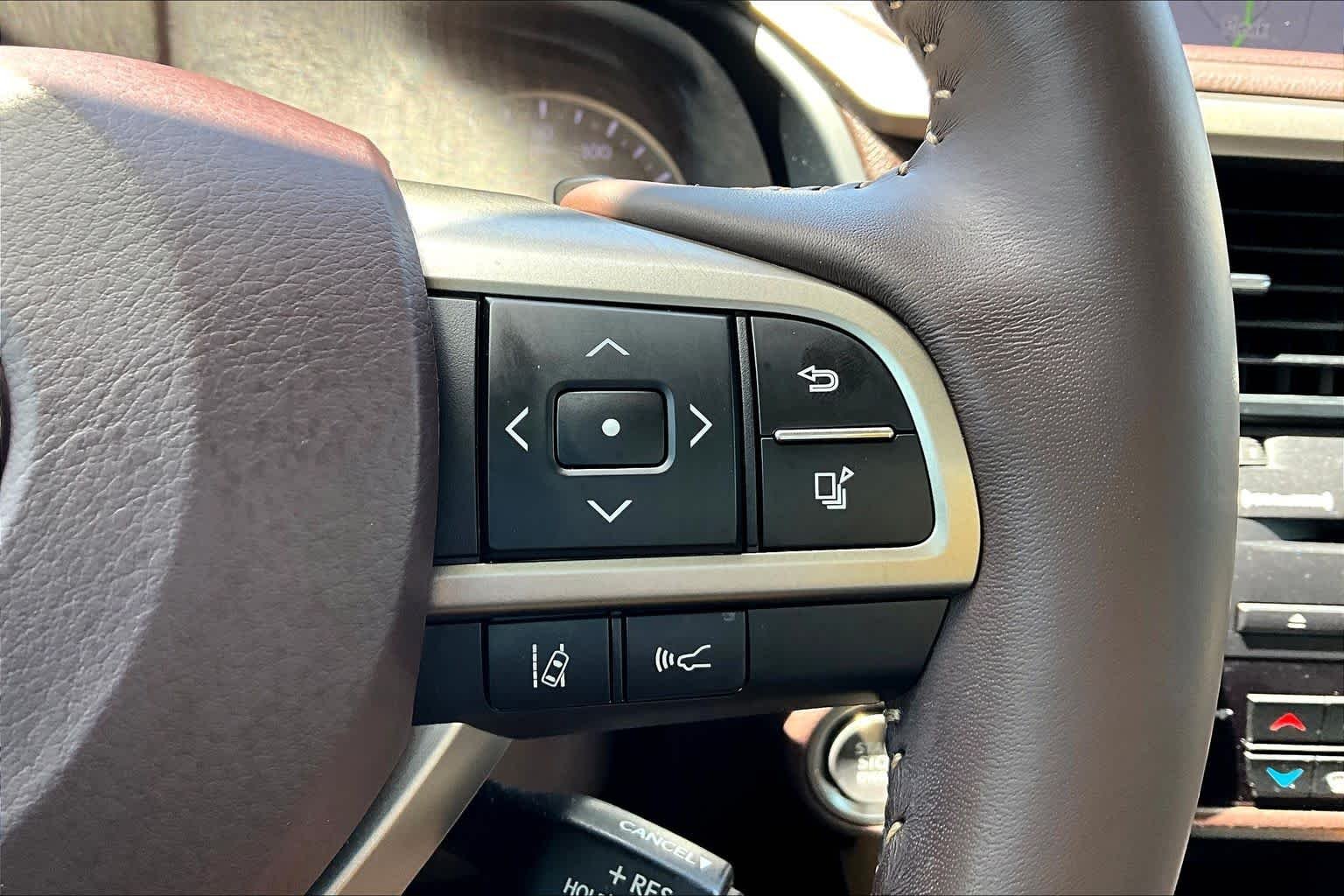 Used 2020 Eminent White Pearl Lexus  image 25