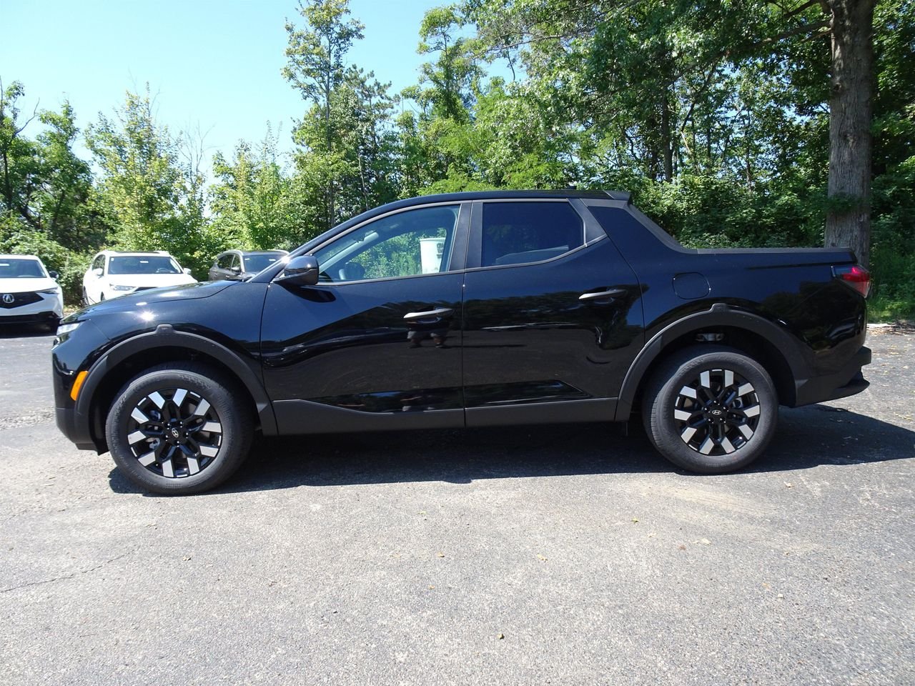 New 2027 Black Hyundai SE AWD image 2