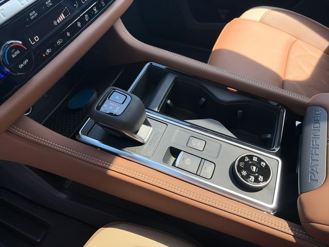 New 2026 Everest White Pearl TriCoat / Super Black Two-tone Nissan Platinum image 29