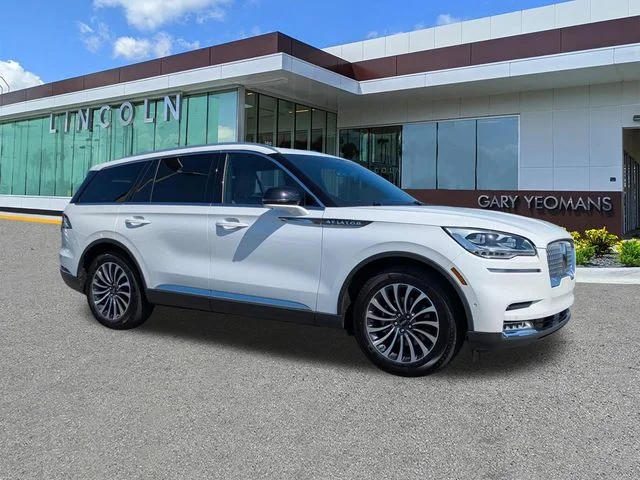 Used 2023 Pristine White Lincoln Reserve image 2