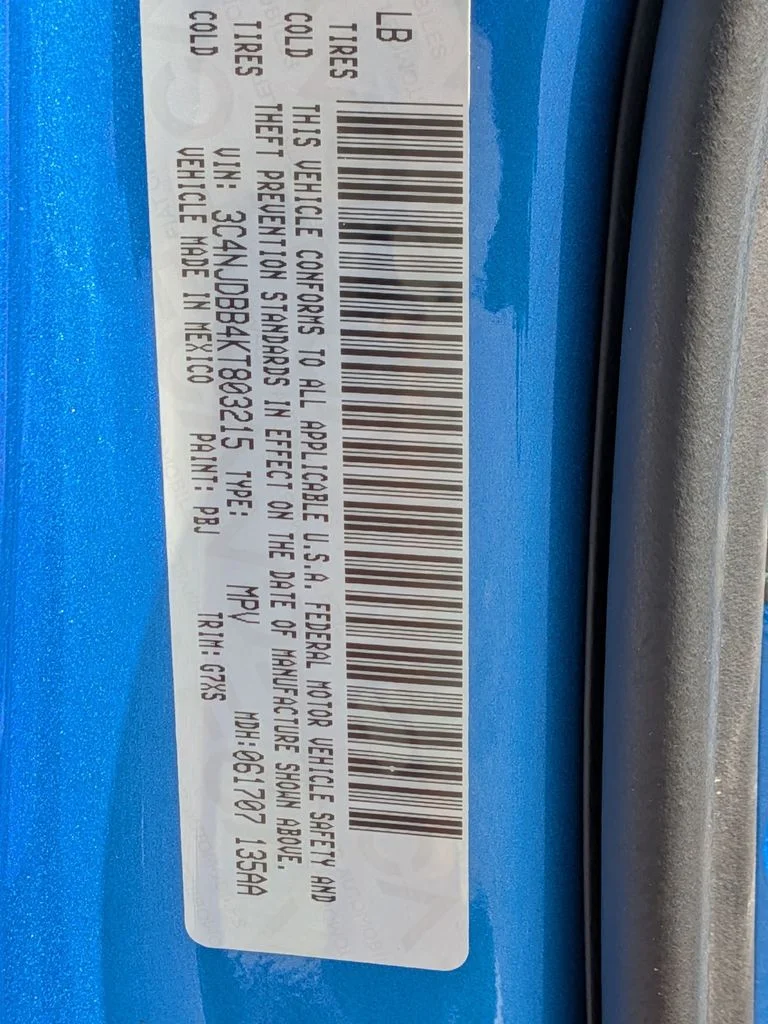 Used 2019 Blue Jeep Latitude image 31