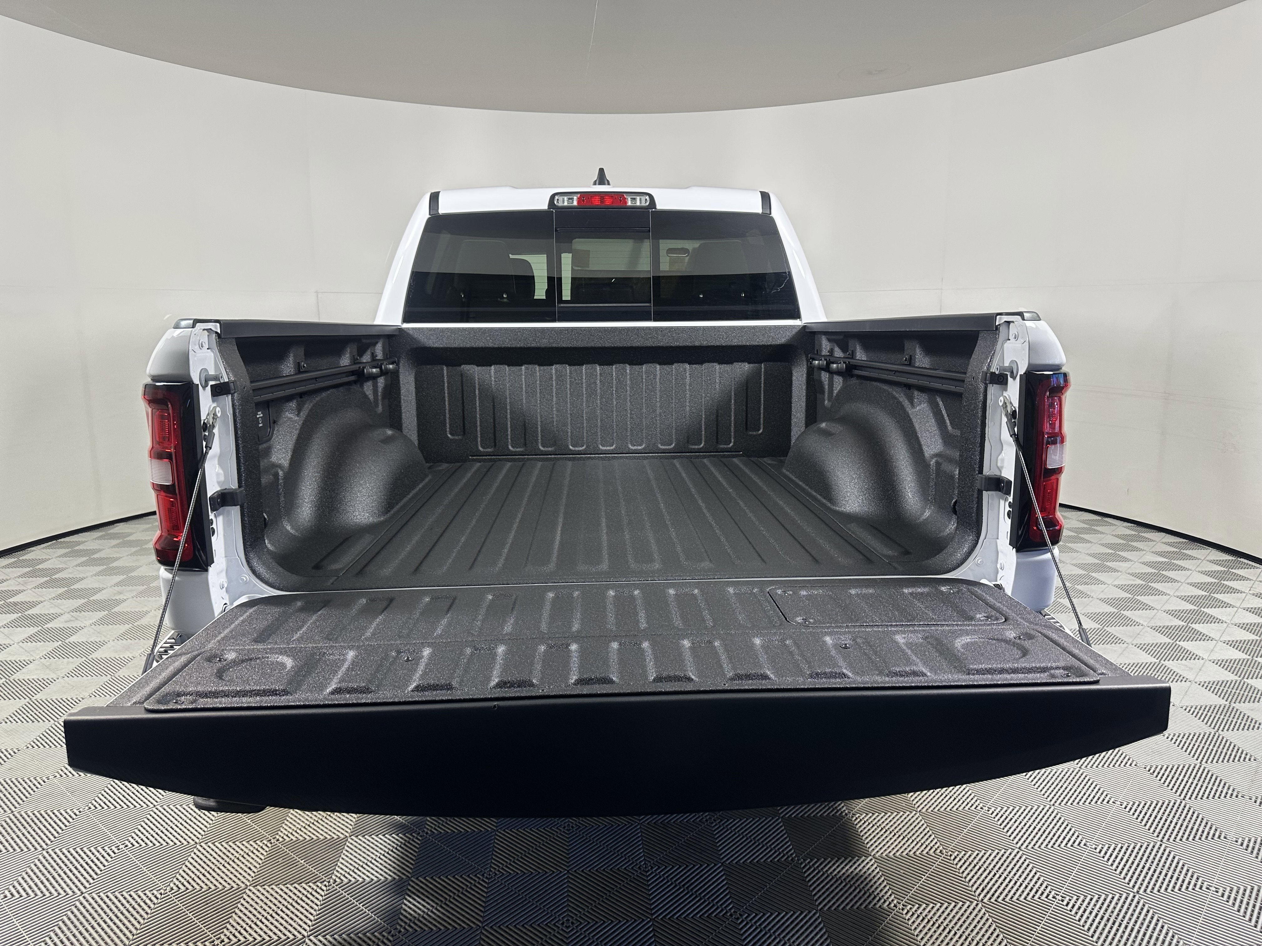 2026 RAM 1500 Laramie - Photo 23