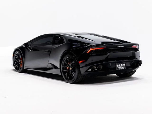 Used 2018 Black Lamborghini  image 3