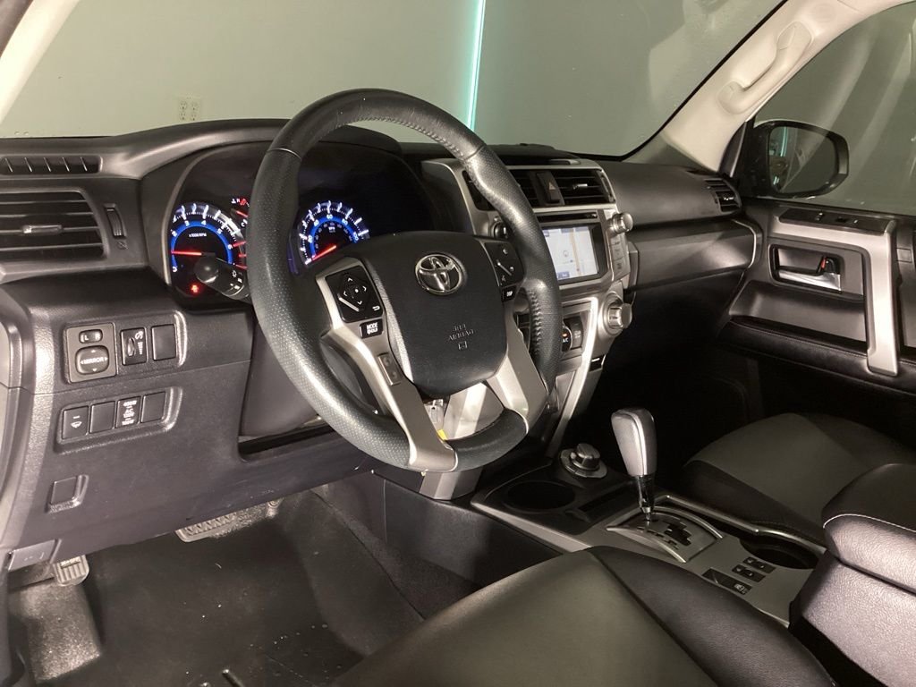 Used 2018 White Toyota SR5 Premium image 12