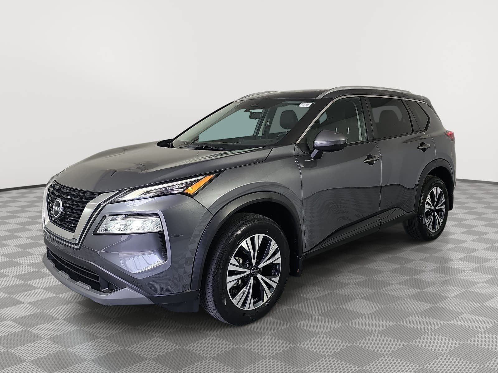 Used 2022 Gray Nissan SV image 4