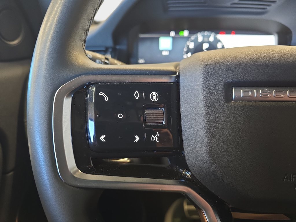 Certified Used 2025 Black Land Rover SE image 20