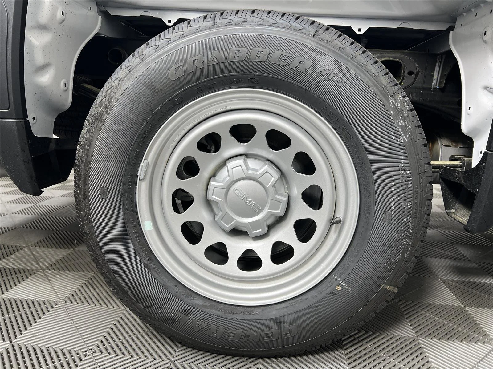 New 2026 Summit White GMC Pro image 13