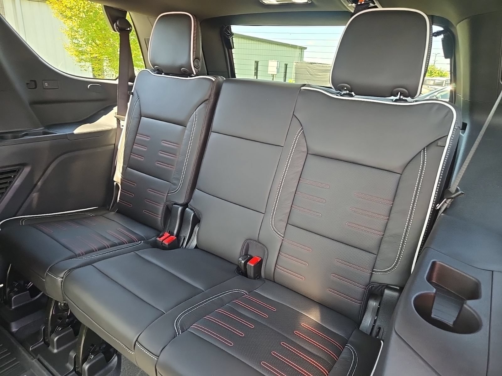 2026 GMC Yukon AT4 Ultimate - Photo 25