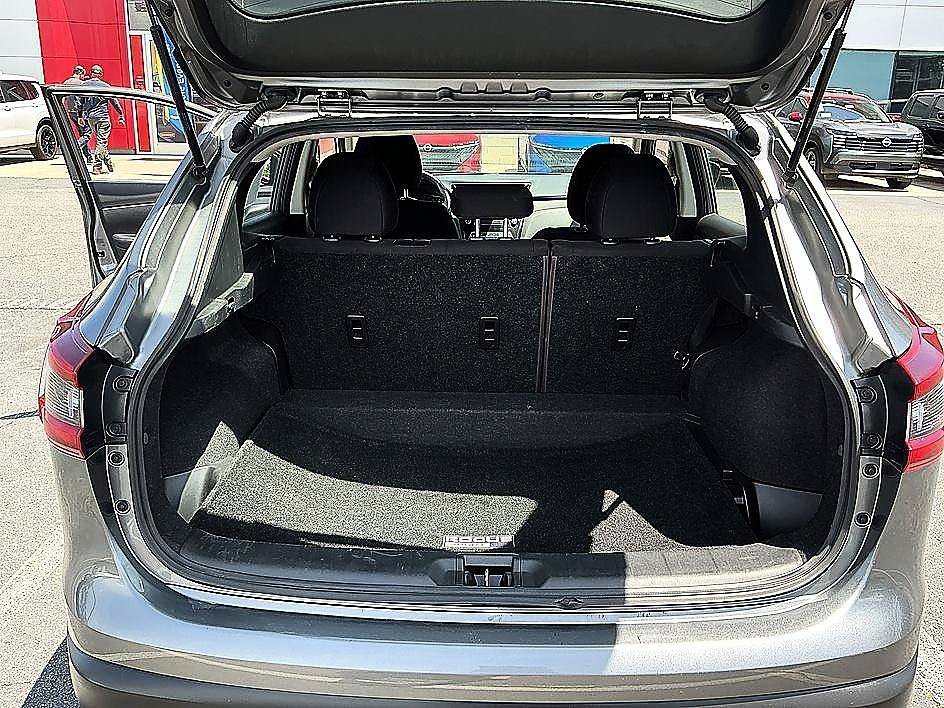 Used 2021 Gun Metallic Nissan S image 23