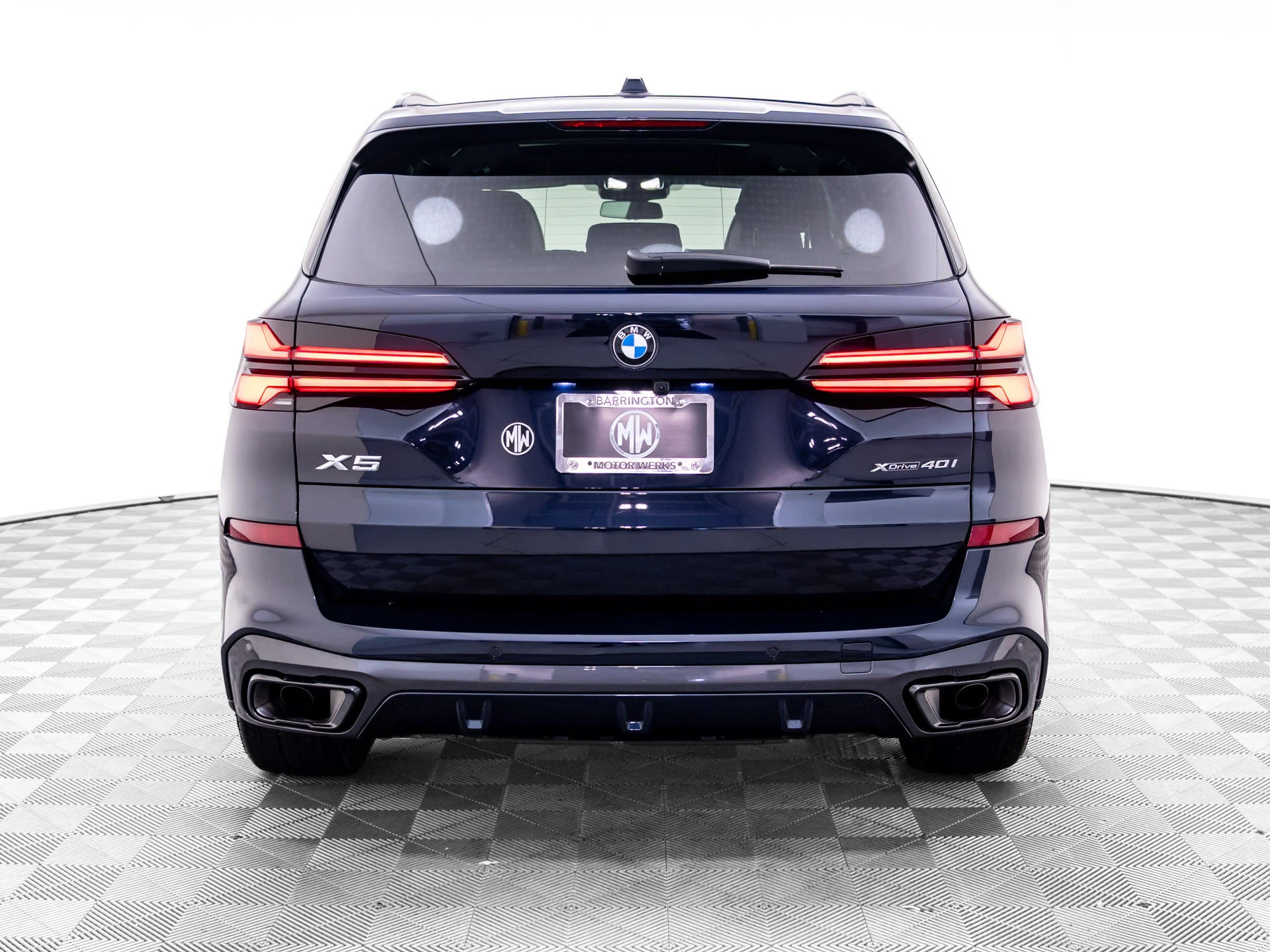 Used 2026 Black BMW xDrive40i image 4