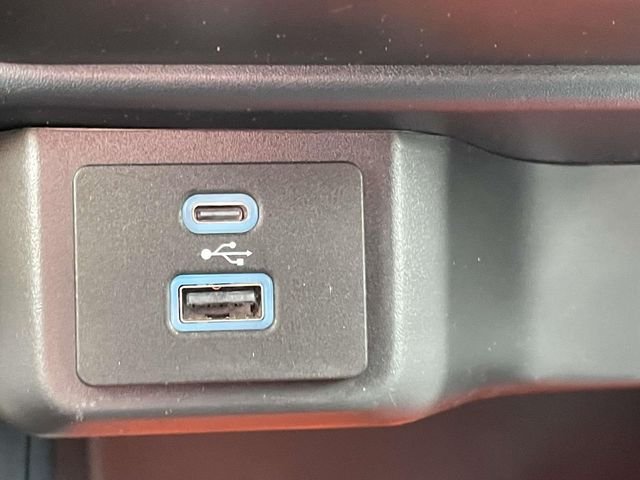 Used 2024 Silver Ford XLT image 21
