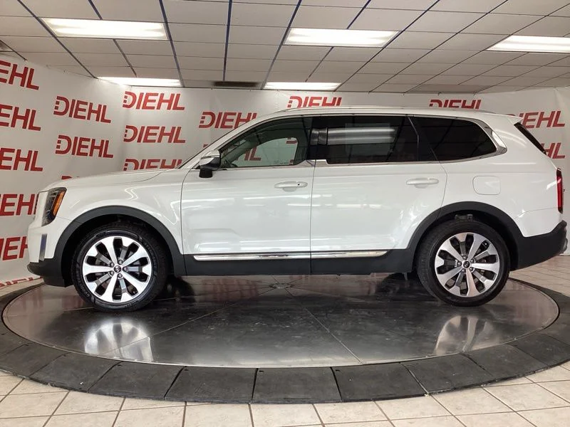 Used 2020 White Kia EX image 4