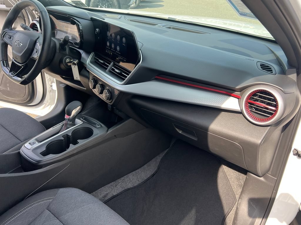 Used 2024 Summit White Chevrolet 1RS image 26