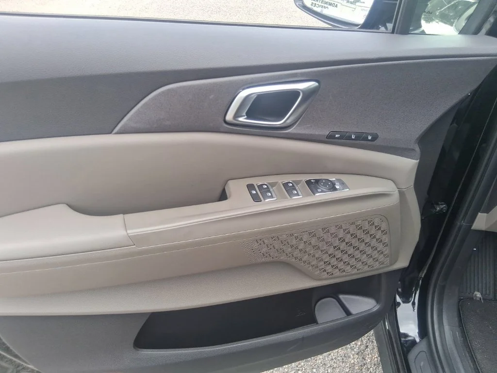 Used 2026 Gray Kia LXS image 7