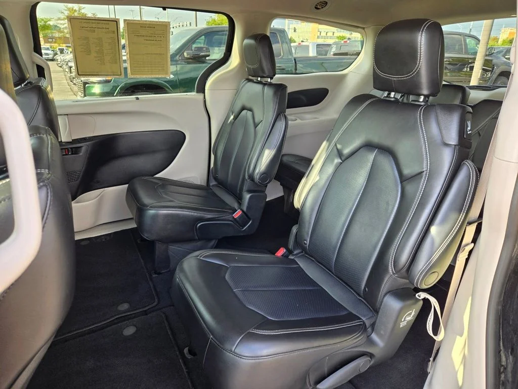 Used 2023 Black Chrysler Touring L image 26