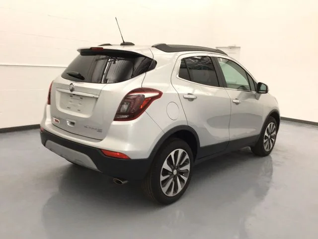 Used 2017 Silver Buick Preferred II image 4