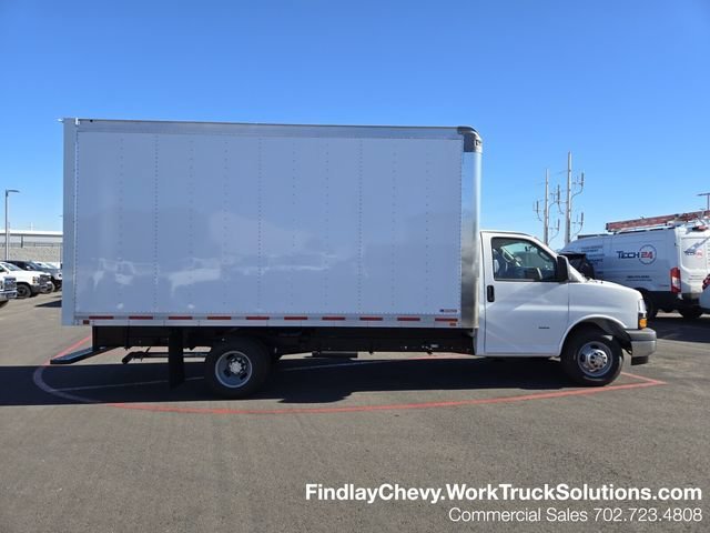New 2025 Summit White Chevrolet 1WT image 7