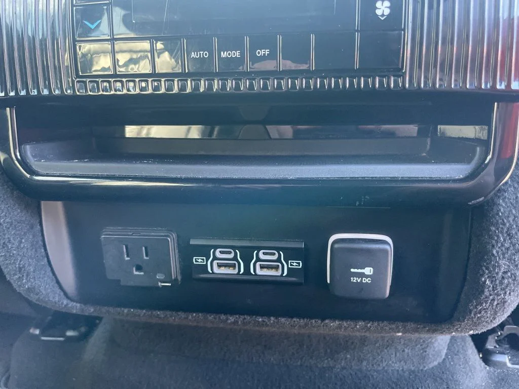 2024 Jeep Wagoneer Series II - Photo 17